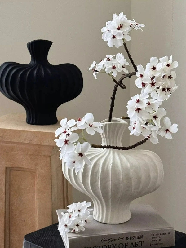 Creative  Vase Living Room Desktop Ornament  Sculpture Model  Flower Arrangement Dried Flower Retro Decor Vase Home Decor